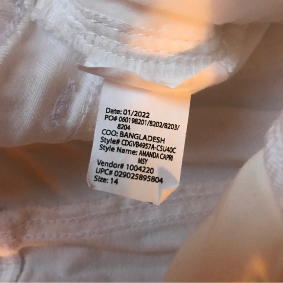 Gloria Vanderbilt Amanda White Cropped Pants Capris, EUC, 14 - Picture 9 of 11